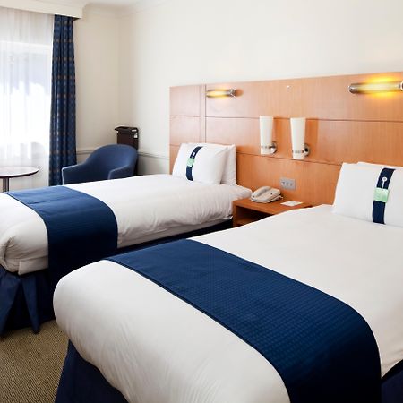 Holiday Inn Guildford By Ihg Εξωτερικό φωτογραφία