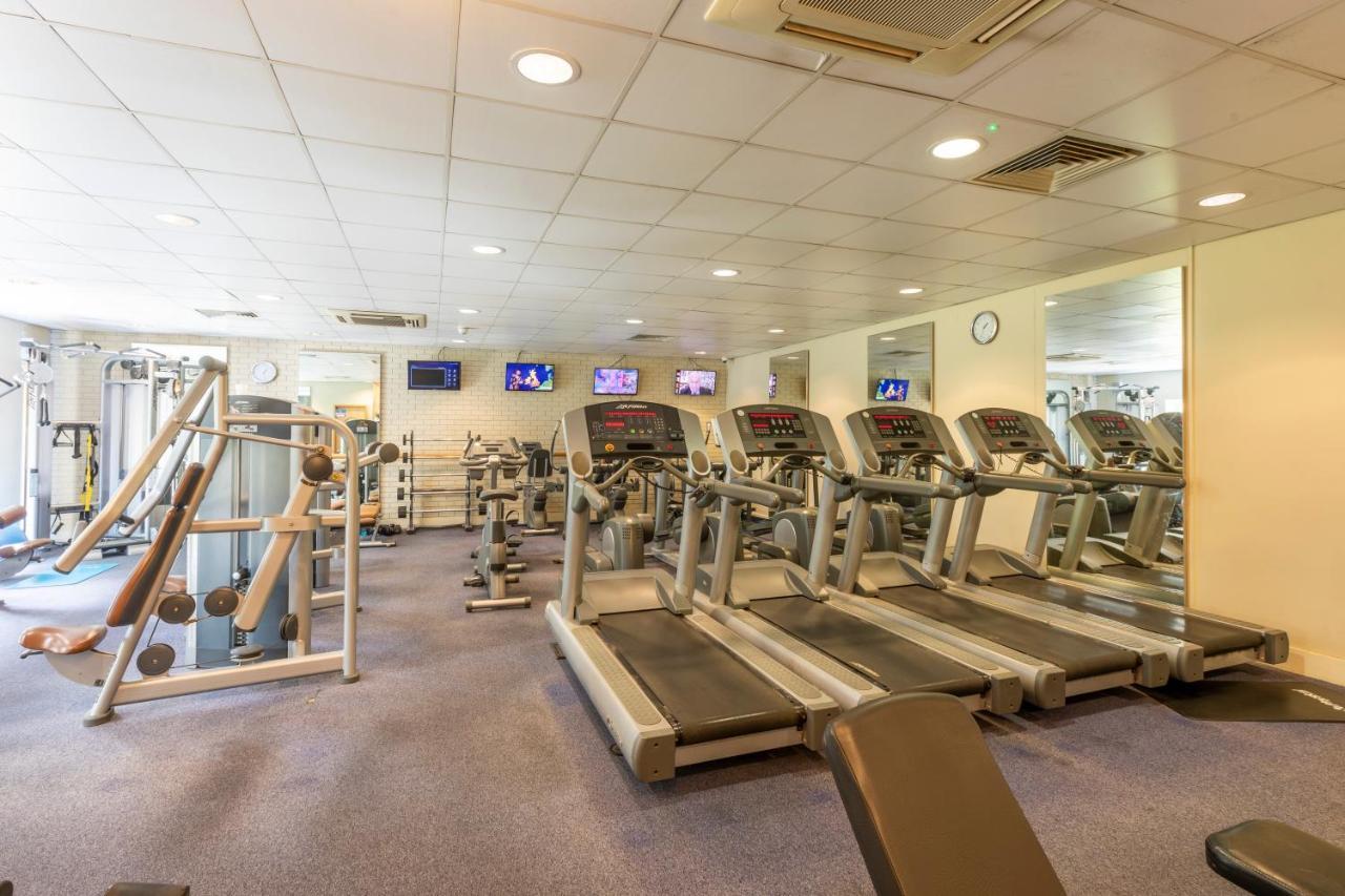 Holiday Inn Guildford By Ihg Εξωτερικό φωτογραφία