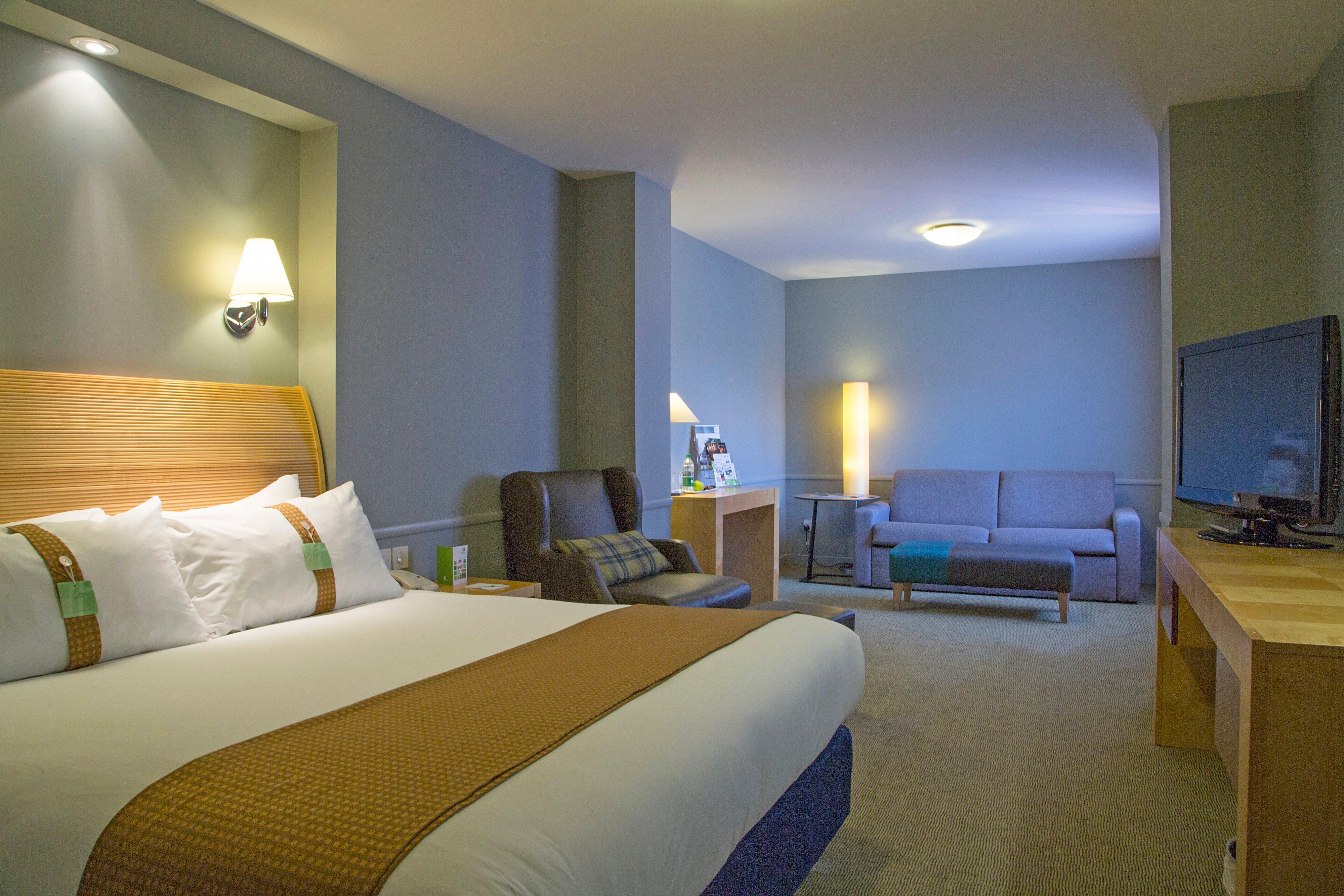 Holiday Inn Guildford By Ihg Εξωτερικό φωτογραφία