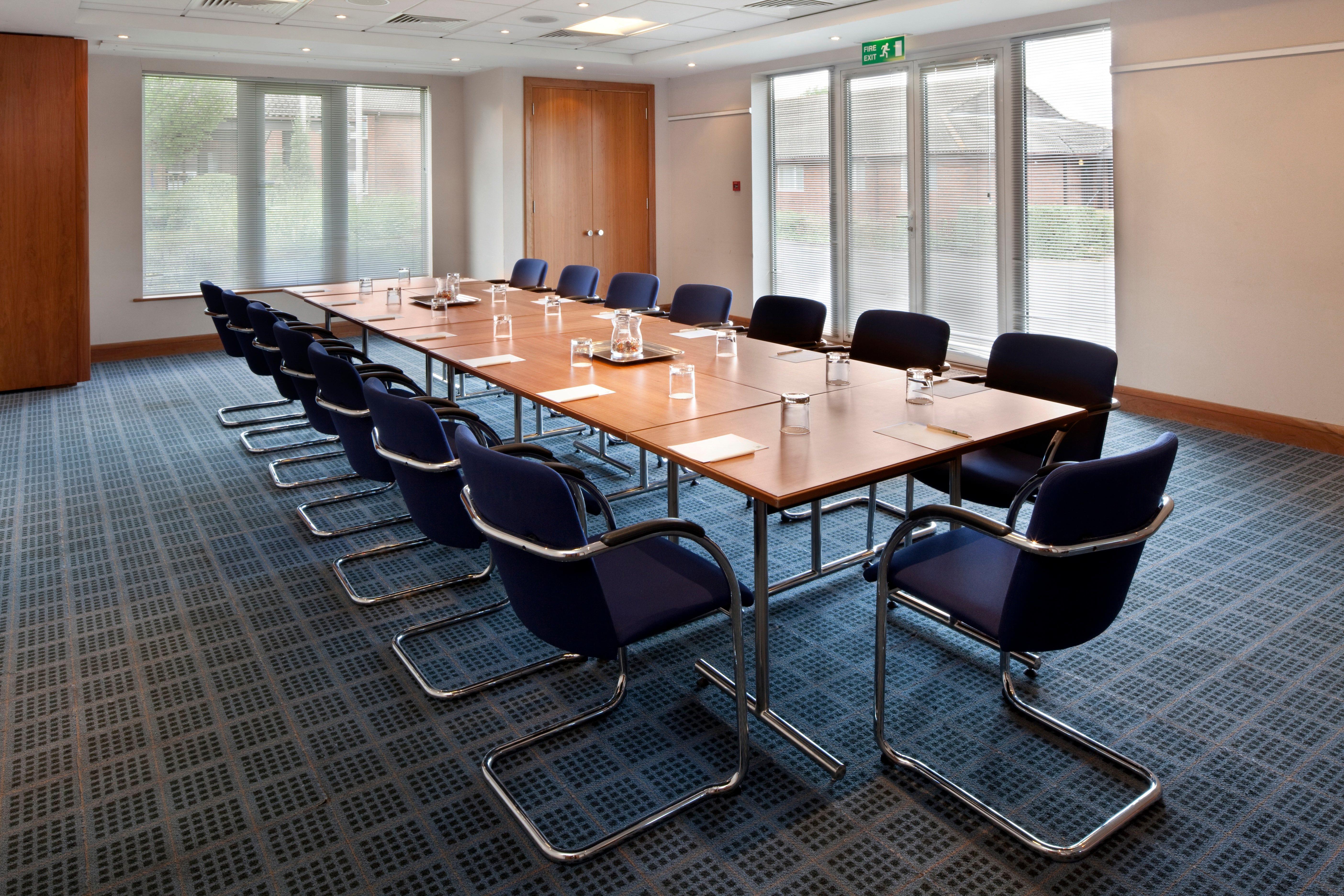 Holiday Inn Guildford By Ihg Εξωτερικό φωτογραφία