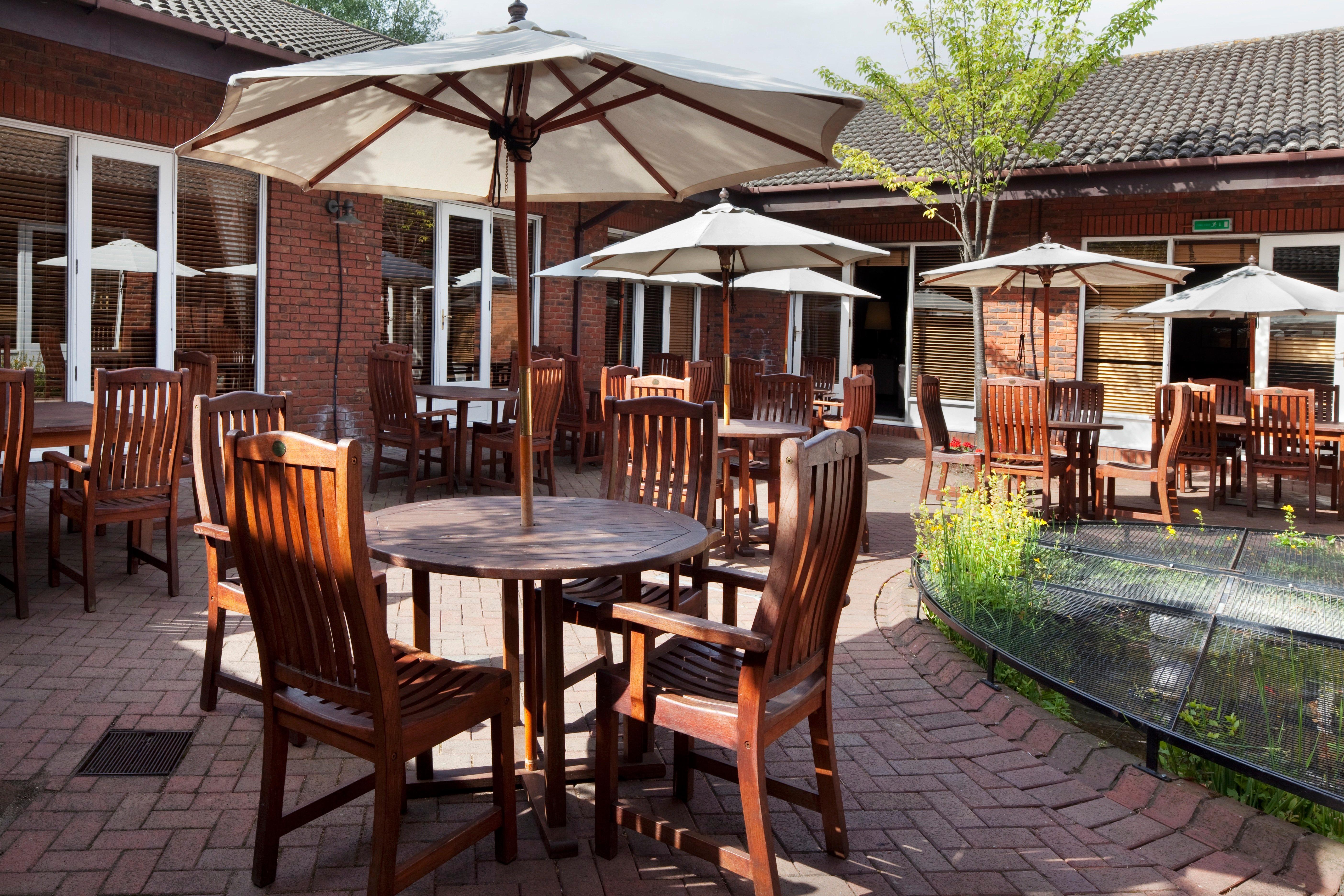Holiday Inn Guildford By Ihg Εξωτερικό φωτογραφία