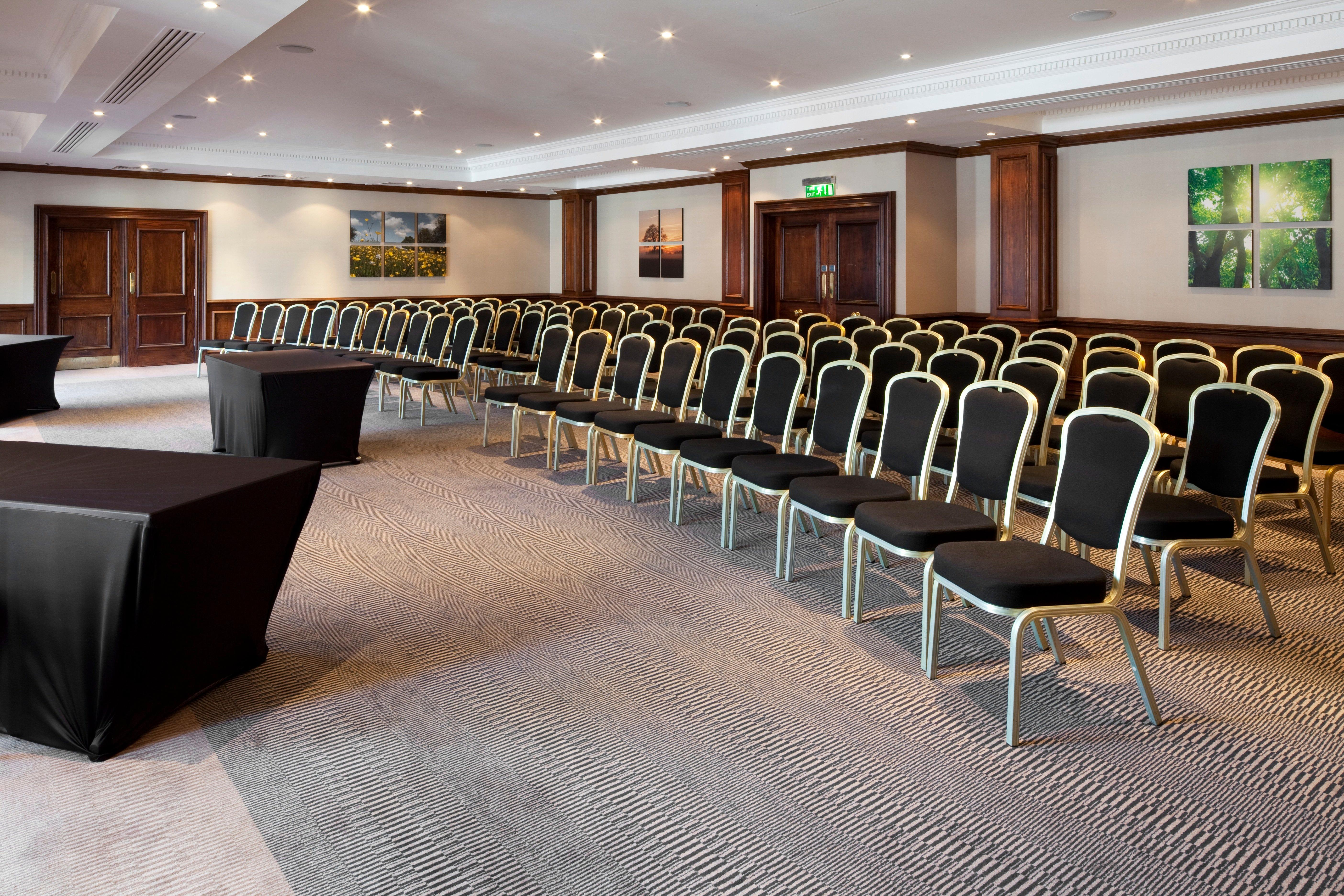 Holiday Inn Guildford By Ihg Εξωτερικό φωτογραφία