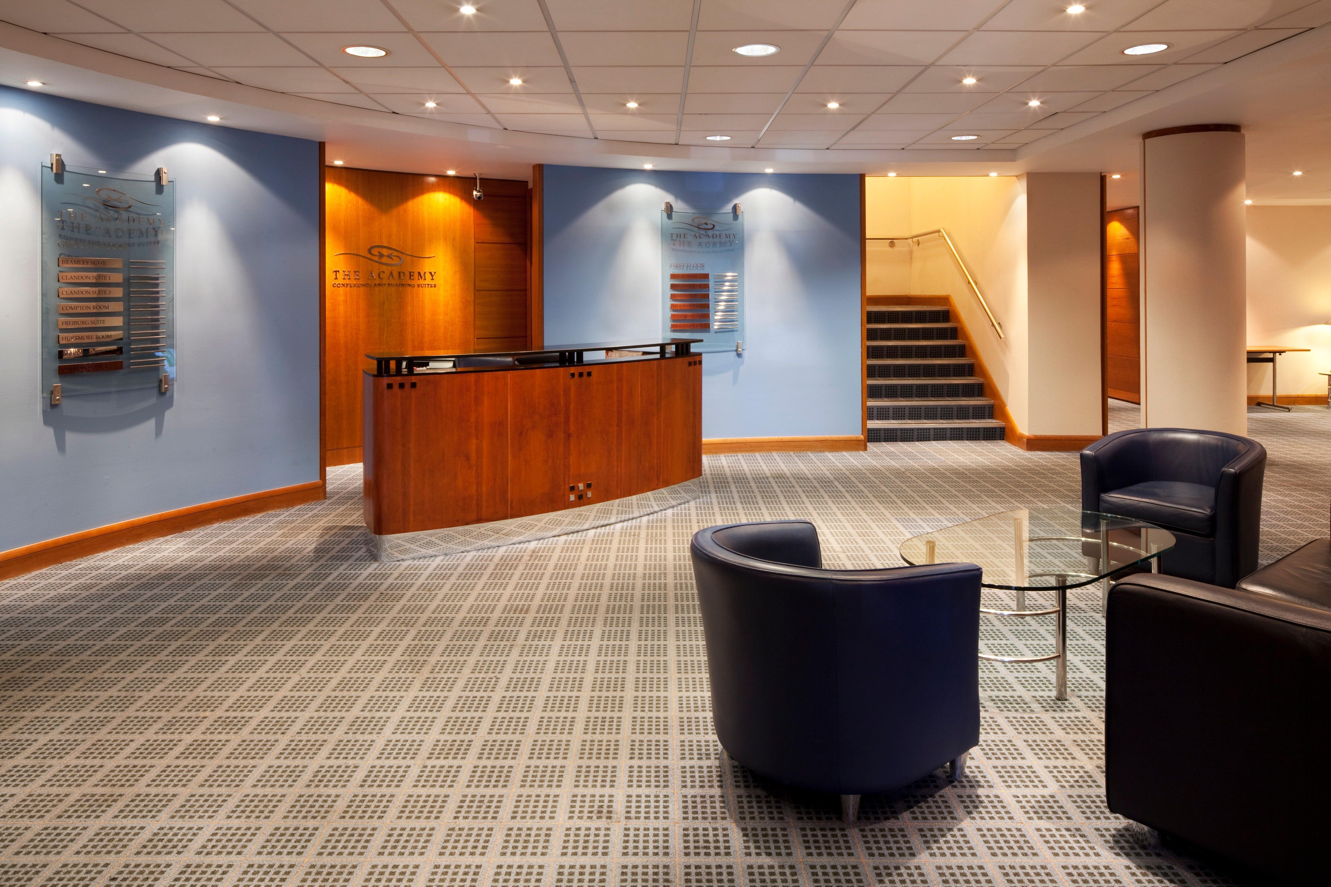 Holiday Inn Guildford By Ihg Εξωτερικό φωτογραφία