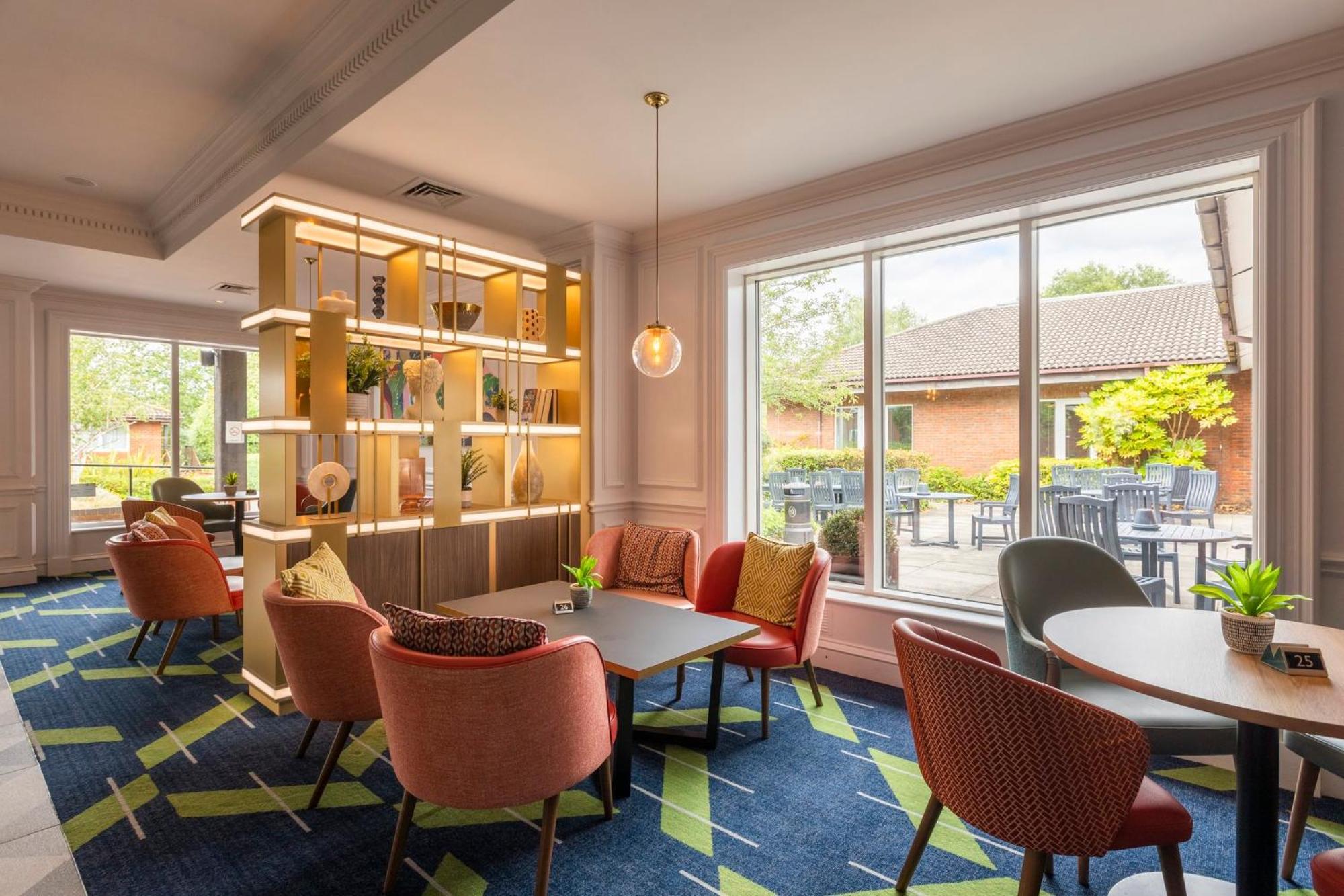 Holiday Inn Guildford By Ihg Εξωτερικό φωτογραφία